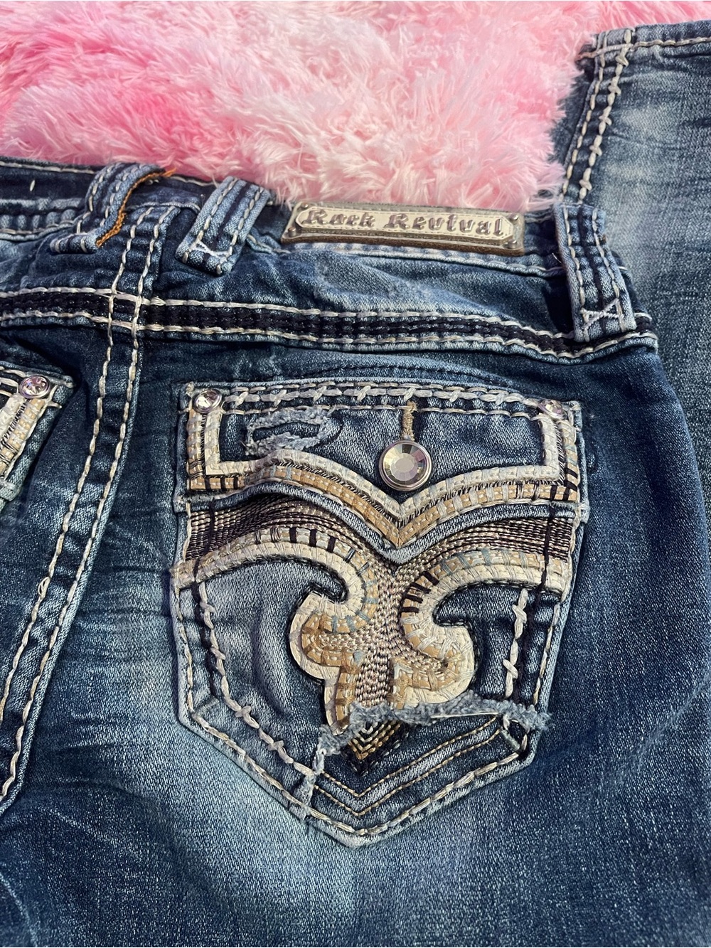 Rock Revival Bootcut Jeans in Dark Blue with Embroidered Pockets - Picture 2 of 5
